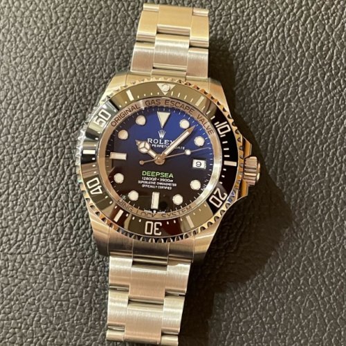 ロレックス ディープシー Ref.136660 Dブルー
新ダイヤル