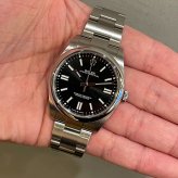 ロレックス オイスター・パーペチュアル41 Ref.124300 ブラック

ラボ限定「4周年記念SALE　特価品」
4/21（土）～5/7（日） 002