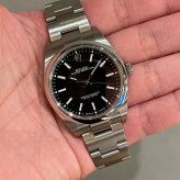 ロレックス オイスター・パーペチュアル39 Ref.114300 ブラック 001