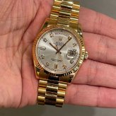 ロレックス デイデイト36 Ref.118235A シルバー8Pダイヤ&2Pバケットダイヤ photo 2