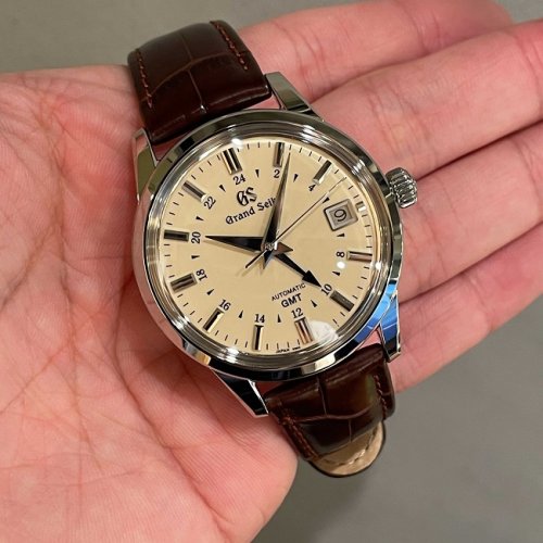 グランド・セイコー エレガンスコレクション
9S メカニカル GMT 
 Ref.SBGM221 アイボリー