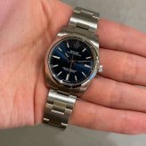 ロレックス オイスター・パーペチュアル34 Ref.124200 ブライトブルー photo 2