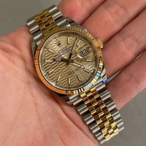 ロレックス デイトジャスト36 Ref.126233 シャンパンフルーテッド