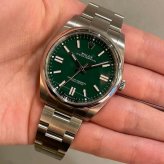 ロレックス オイスター・パーペチュアル41 Ref.124300 グリーン photo 2