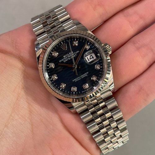 ロレックス デイトジャスト36 Ref.126234G ブライトブルーフルーテッドモチーフ