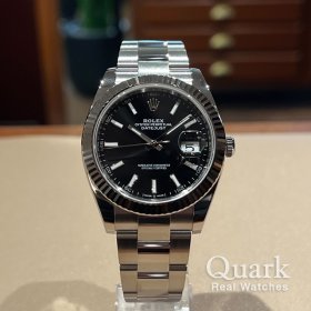 ブライトブラックダイヤル