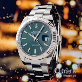 ミントグリーンダイヤル