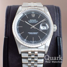 ブラックダイヤル