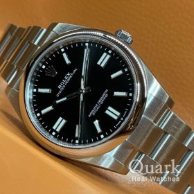 ロレックス オイスター・パーペチュアル41 124300 ブラックダイヤル