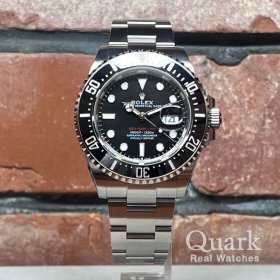 ブラックダイヤル