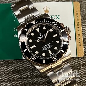 ブラックダイヤル