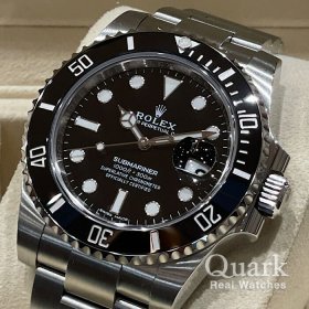 ブラックダイヤル