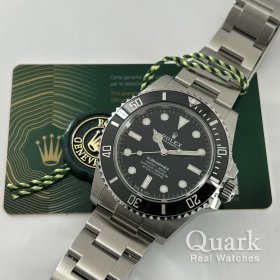 ブラックダイヤル