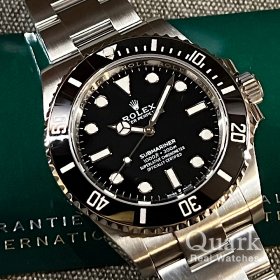 ブラックダイヤル