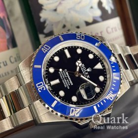 ブラックダイヤル