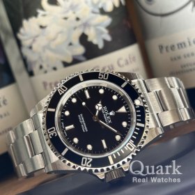 ブラックダイヤル