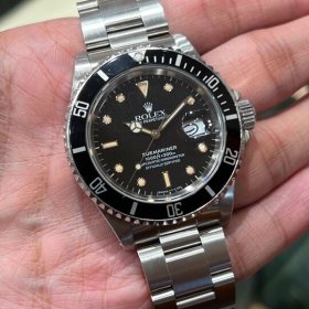 ブラックダイヤル