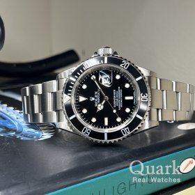 ブラックダイヤル