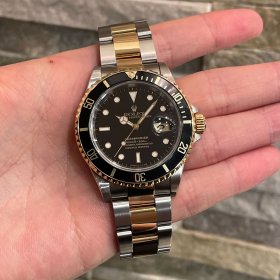 ブラックダイヤル