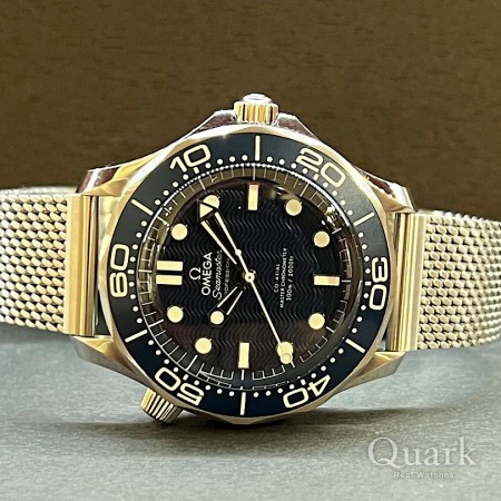オメガ シーマスター ダイバー 300M コーアクシャル マスタークロノメーター ボンド映画60周年記念
 210.30.42.20.03.002