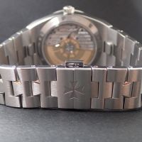 ヴァシュロン・コンスタンタン オーヴァーシーズ 4520V/210A-B483